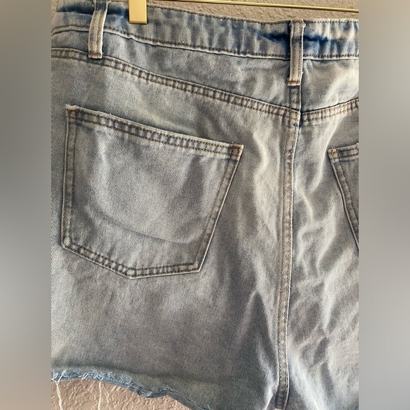 High Rise Crochet Festival Denim Shorts Size 18 - Picture 8 of 10